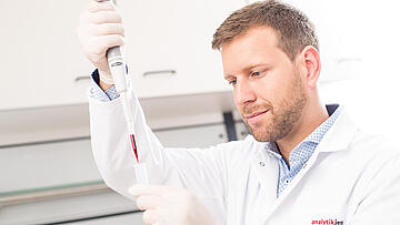 Image pipetting blood